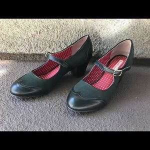B.A.I.T. Bait Footwear Green Roberta Heels 8.5